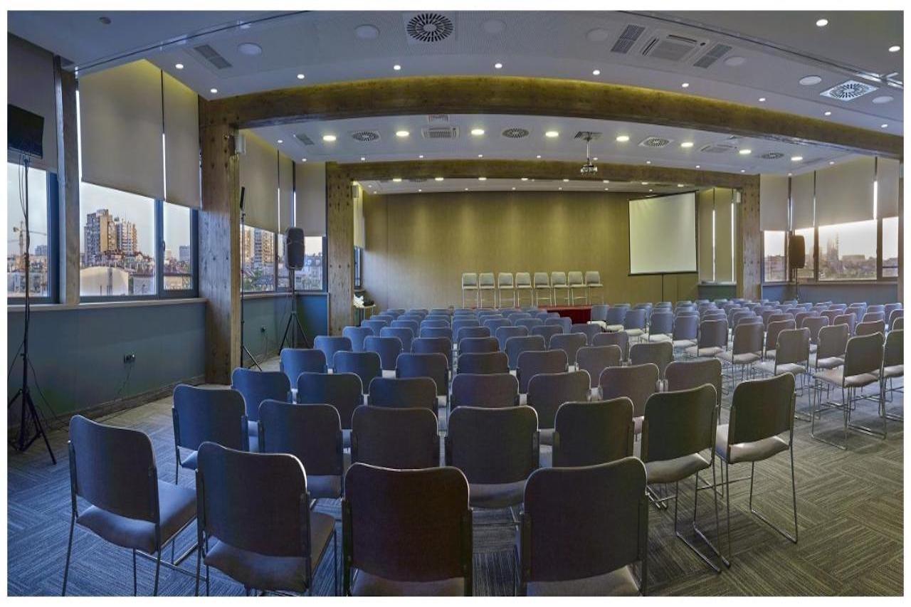 Hotel Radisson Red 4*