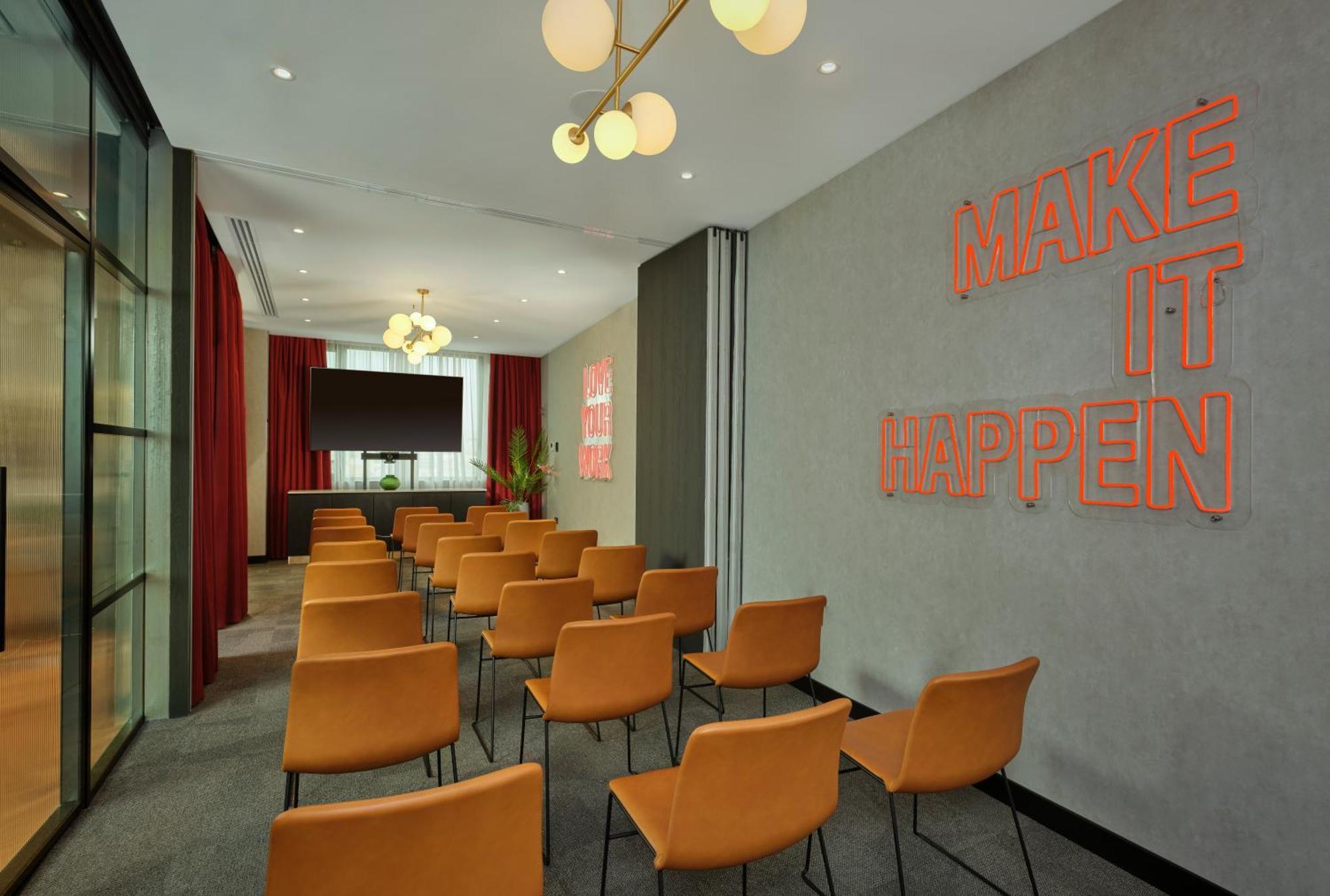 Radisson Red