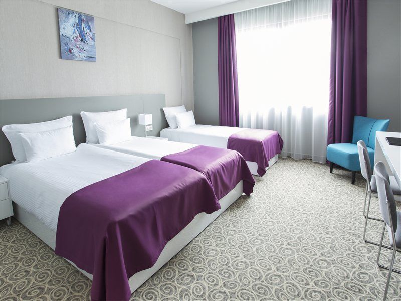 Hotel Radisson Red 4*